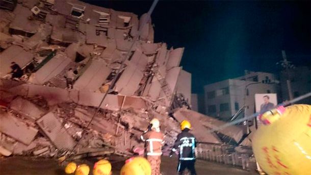 Al menos 7 muertos y más de 400 heridos por un fuerte terremoto en Taiwán