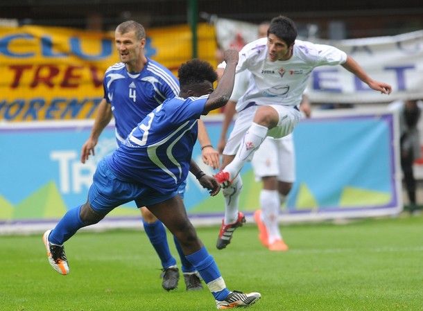 Roncaglia debutó en Fiorentina con un gol