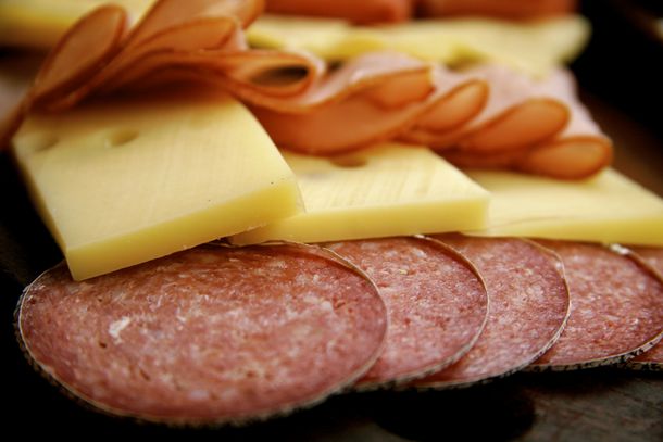 La OMS revela que el consumo de carnes procesadas es cancerígeno