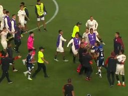 Batalla campal en Perú entre jugadores de Universitario y Gimnasia