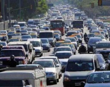 Se necesitan $80 mil al año para mantener un auto chico