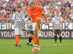 una estrella de la nba hizo un papelon al patear un penal una estrella de la nba hizo un papelon al patear un penal