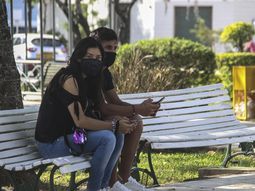 Otro día con más de 2.000 casos de Covid-19: crece el temor por la cuarta ola