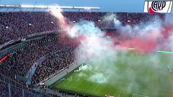 el monumental hablo: impresionante ovacion a marcelo gallardo y silbidos a los jugadores el monumental hablo: impresionante ovacion a marcelo gallardo y silbidos a los jugadores