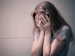 Condenaron a un hombre de 82 años por abusar de su nuera, pero no irá a la cárcel