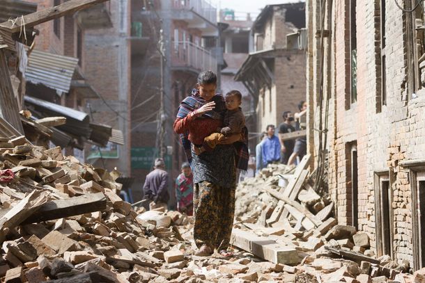 Nepal: ya hay más de 7.000 muertos y unos 14.100 los heridos