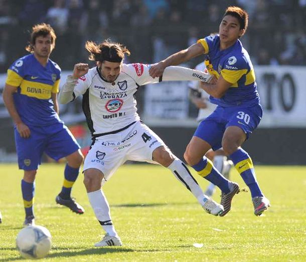 All Boys goleó a Boca y lo sacó de la lucha
