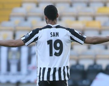 El increíble gol que hizo Elisha Sam y que podría ser el mejor del año