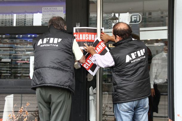 Clausuran reconocido restó de Madero por millonaria evasión