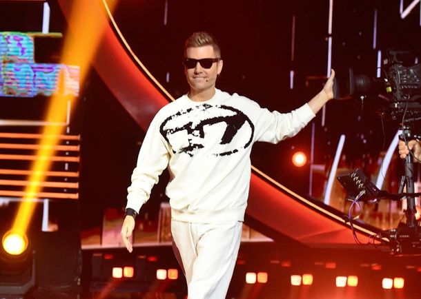 Santiago del Moro en Gran Hermano Generación Dorada. Santiago del Moro en Gran Hermano Generación Dorada.