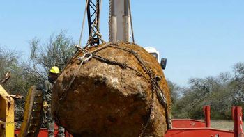 hallan en chaco el segundo meteorito mas grande del mundo: pesa 30 toneladas hallan en chaco el segundo meteorito mas grande del mundo: pesa 30 toneladas