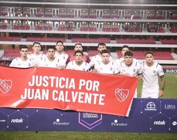 Los jugadores de Independiente pidieron justicia por Juan Calvente