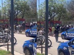 Batalla campal en un colegio de Córdoba: fuerte pelea que involucró a padres y alumnos.