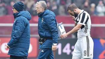 un respiro para sampaoli: la lesion de higuain fue un esguince de tobillo un respiro para sampaoli: la lesion de higuain fue un esguince de tobillo