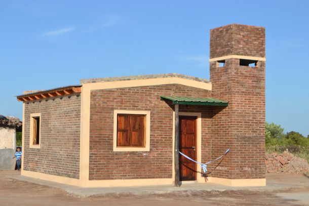 El Gobierno le dio una casa, la quiso vender por Facebook  y lo detuvieron