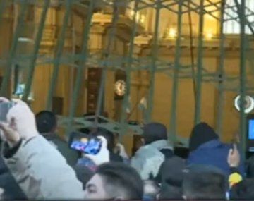 EN VIVO: Máxima tensión en estación Constitución