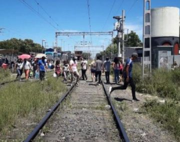 Un nene de 2 años escapó de su casa y murió tras ser arrollado por el tren Roca