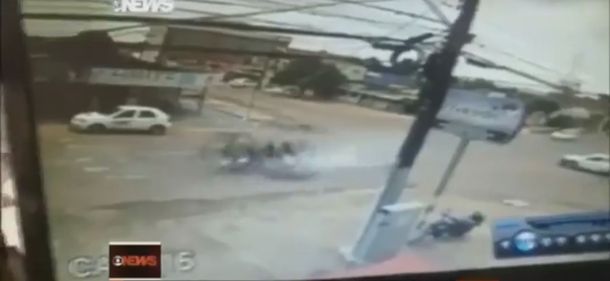 VIDEO: Terrible choque entre dos motos en Brasil a gran velocidad