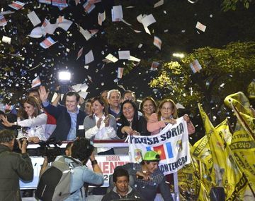 Claudia Ledesma Abdala y Gerardo Zamora celebran la victoria
