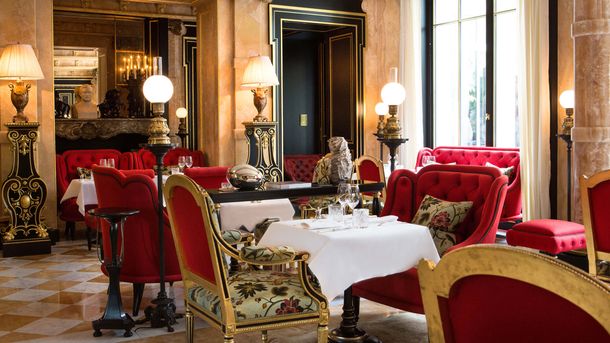 El hotel de Mauricio Macri en París: un lujo que cuesta 1.800 euros la noche
