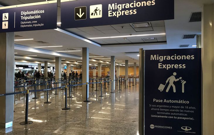 Migraciones echó del país a dos ciudadanos chilenos con antecedentes penales