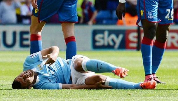 Con Agüero lesionado, el City se quedó con un agónico triunfo como visitante