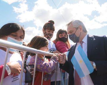 Alberto Fernández recibió un amplio respaldo luego de las renuncias