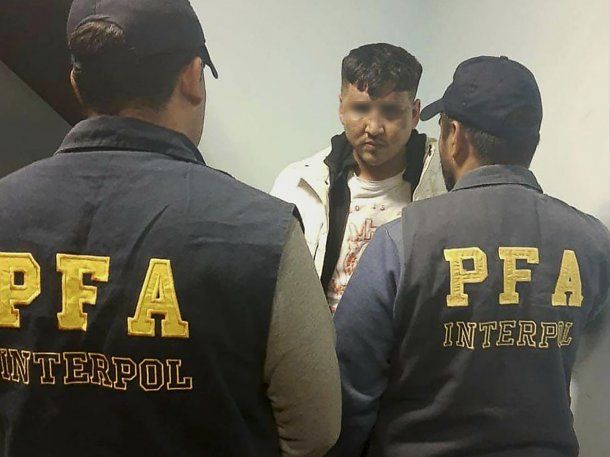 Recapturaron al Chuma: el homicida chileno que fugó de una comisaría cambiándose de ropa