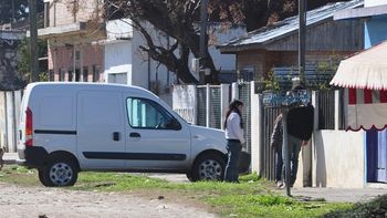 una policia se mato de un tiro porque su esposa la dejo