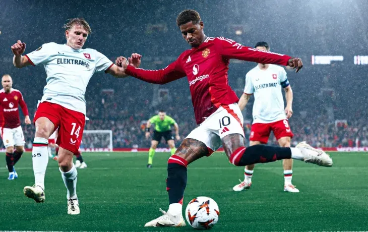 Manchester United igualó 1-1 ante Twente por la Europa League