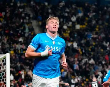 Napoli venció a Milan por 2-0 y es finalista de la Supercopa de Italia