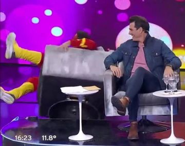 ¡Con cuidado! Rodrigo Vagoneta se cayó e hizo explotar a todos