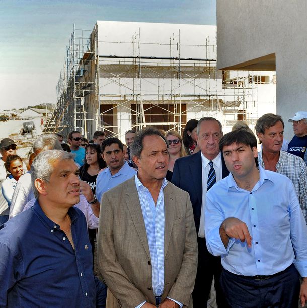 Scioli se mostró junto a Julián Domínguez y Diego Bossio