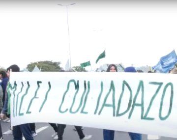 Milei culiadazo: así esperaban al presidente en Córdoba