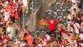 fuego y susto en el monumental durante el superclasico por un incendio en una de las tribunas fuego y susto en el monumental durante el superclasico por un incendio en una de las tribunas