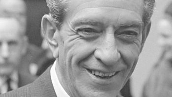 Adolfo López Mateos toma posesión como presidente de México en el año 1958. Adolfo López Mateos toma posesión como presidente de México en el año 1958.