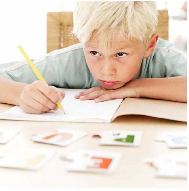 Les piden a alumnos que escriban su carta de suicidio como tarea