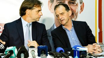 Manini Ríos dijo que ni Lacalle Pou, ni el papa, le dan órdenes. Manini Ríos dijo que ni Lacalle Pou, ni el papa, le dan órdenes.