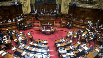 Principio de acuerdo entre el Ejecutivo y legisladores de la Coalición por las reasignaciones para la Rendición de Cuentas. Principio de acuerdo entre el Ejecutivo y legisladores de la Coalición por las reasignaciones para la Rendición de Cuentas.