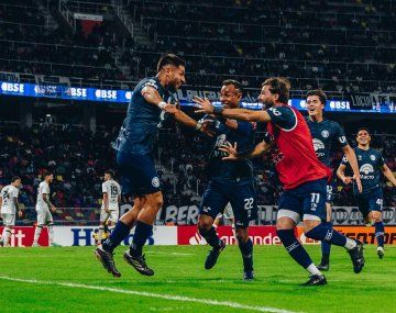 Independiente Rivadavia se lo dio vuelta a Central Córdoba en un partidazo y clasificó a octavos