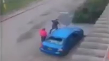 dia de furia: el vecino molesto a su mujer y reacciono de la peor forma dia de furia: el vecino molesto a su mujer y reacciono de la peor forma