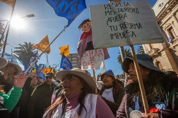 Vigilia de integrantes de pueblos originarios frente a la Casa de Jujuy: los detalles