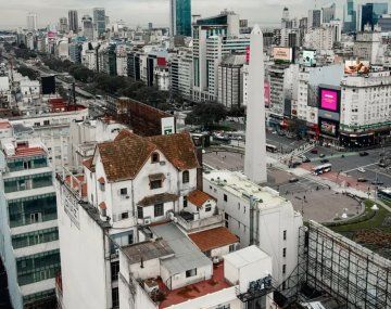 Se vende el histórico Chalet Díaz construido sobre una terraza a pocos metros del Obelisco