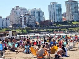 mar del plata recibio a mas de 230 mil turistas por los feriados mar del plata recibio a mas de 230 mil turistas por los feriados