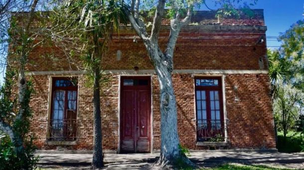 19 de Abril cuenta con arquitecturas y edificios añejos que le dan un toque clásico al pueblo. 19 de Abril cuenta con arquitecturas y edificios añejos que le dan un toque clásico al pueblo.