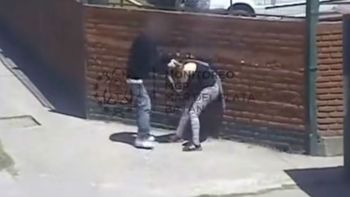 golpeo brutalmente a su pareja y lo detuvieron gracias a las camaras de seguridad golpeo brutalmente a su pareja y lo detuvieron gracias a las camaras de seguridad