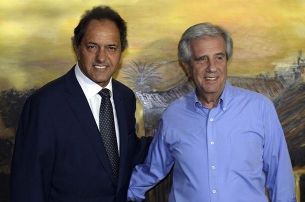 Scioli respaldó a Tabaré Vázquez antes de las elecciones en Uruguay