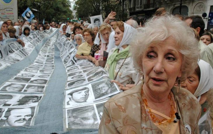 Abuelas de Plaza de Mayo.