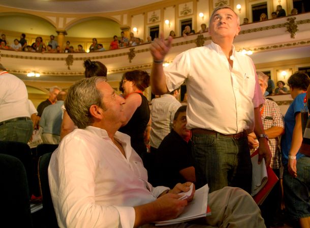 Con el triunfo de la postura de Sanz, Cobos se bajó de su candidatura