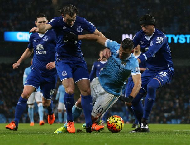 Manchester City igualó sin goles frente a Everton y está segundo en la tabla